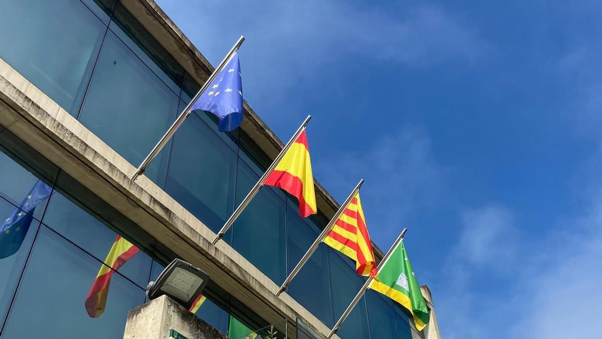Façana de l'ajuntament de Sant Fruitós de Bages