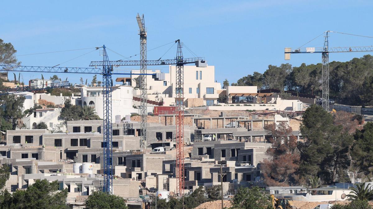 Obras en una urbanización de Sant Antoni.