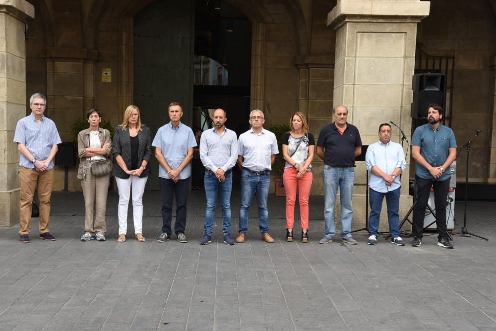 Manresa fa cinc minuts de silenci en record de les víctimes del 17-A