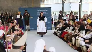 Un libro que se presenta este martes en Grado recupera el traje tradicional de boda que usaban las mujeres de Allande
