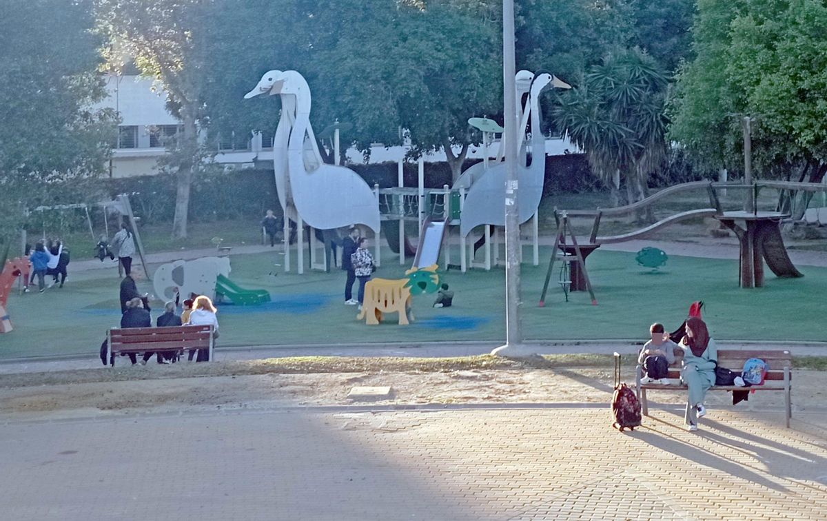 De las portadas del Parque Huelin y su reparación La opinión de Málaga