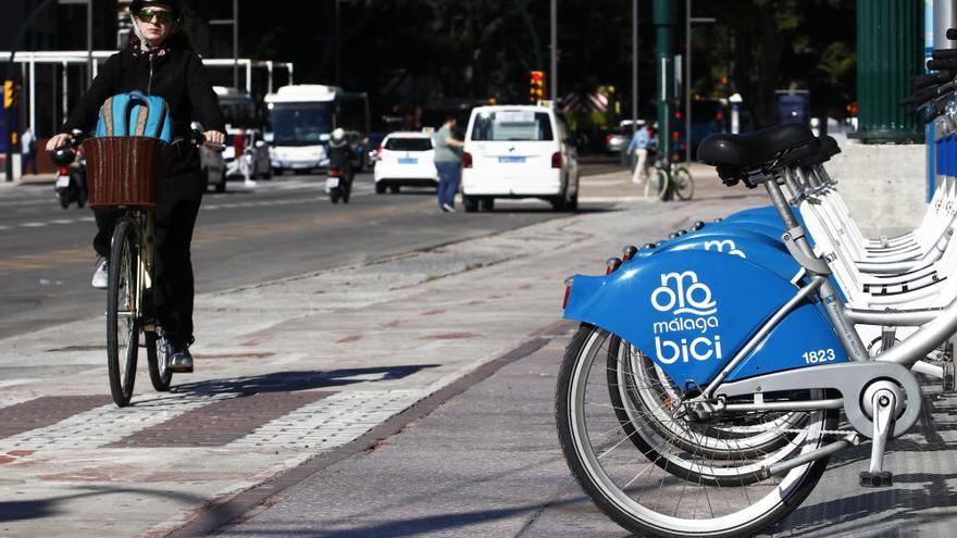 Sólo 25 personas usan bicicletas municipales el día que se reactiva el  servicio - La Opinión de Málaga