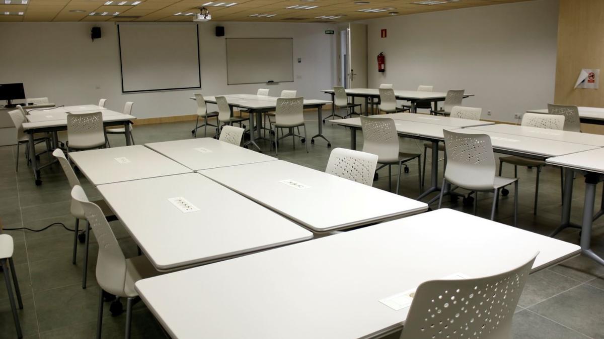 Una aula buida de la UVic-UCC el 13 de setembre del 2021
