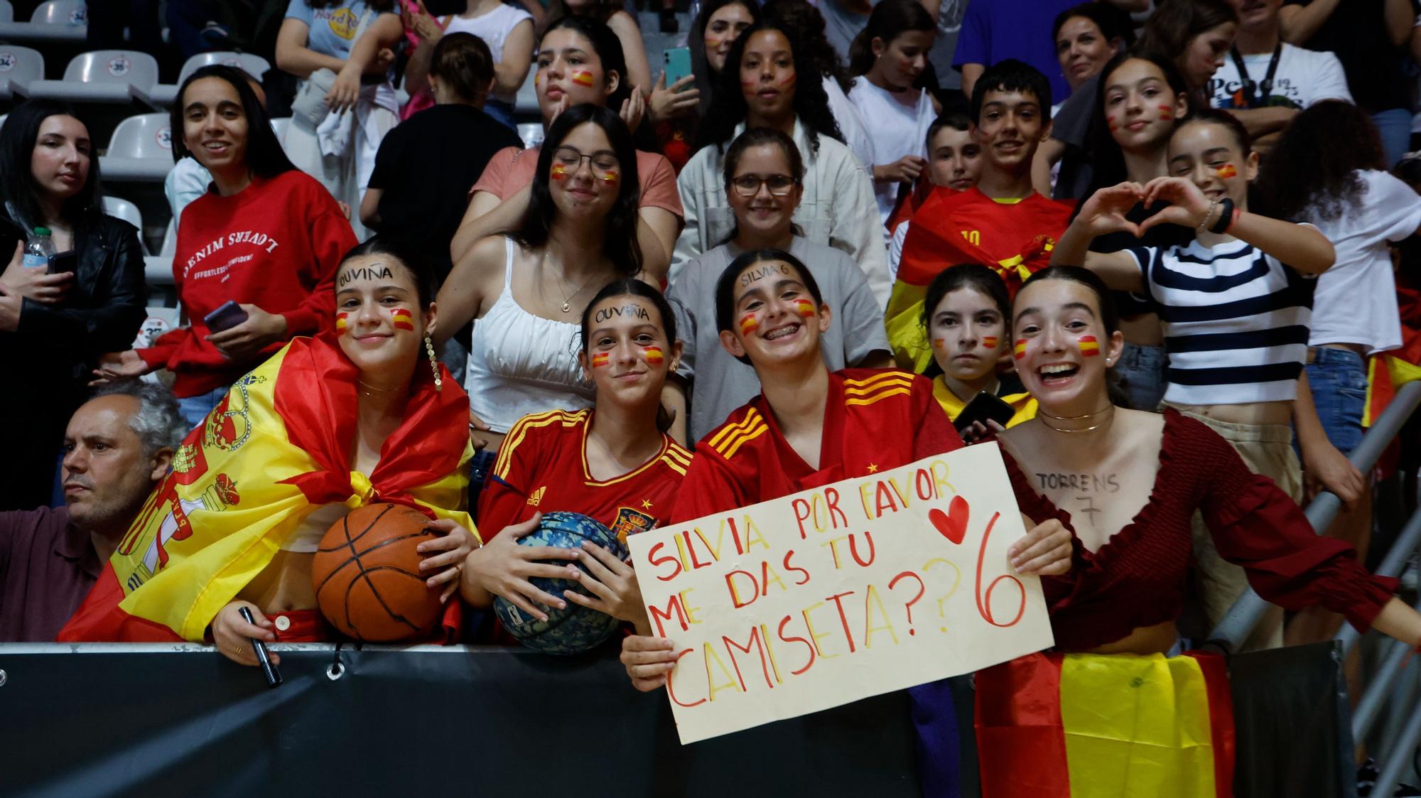 La seleccción femenina de básquet reina en Vigo