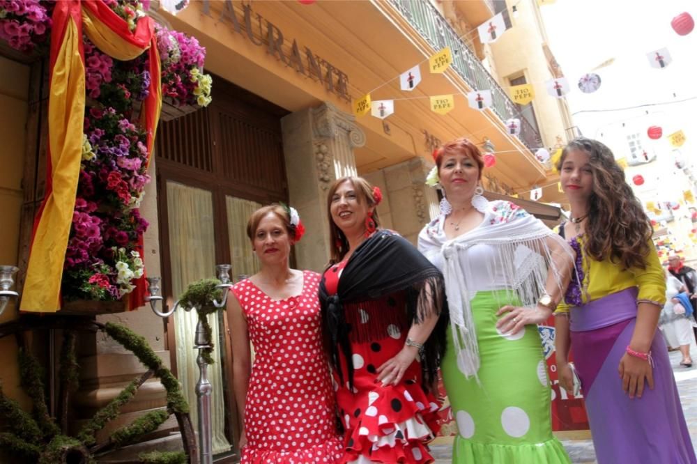 Gran ambiente en al Fiesta de las Cruces de Mayo en Cartagena