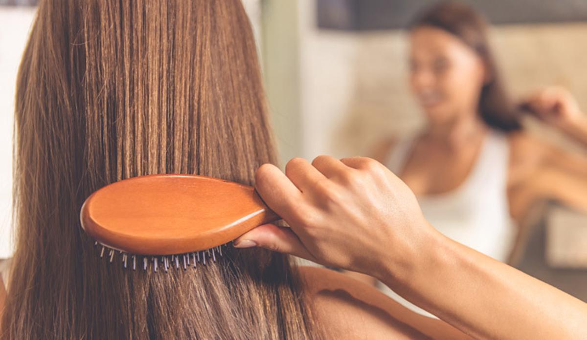 Siete trucos para lavarte menos el pelo y que se vea limpio