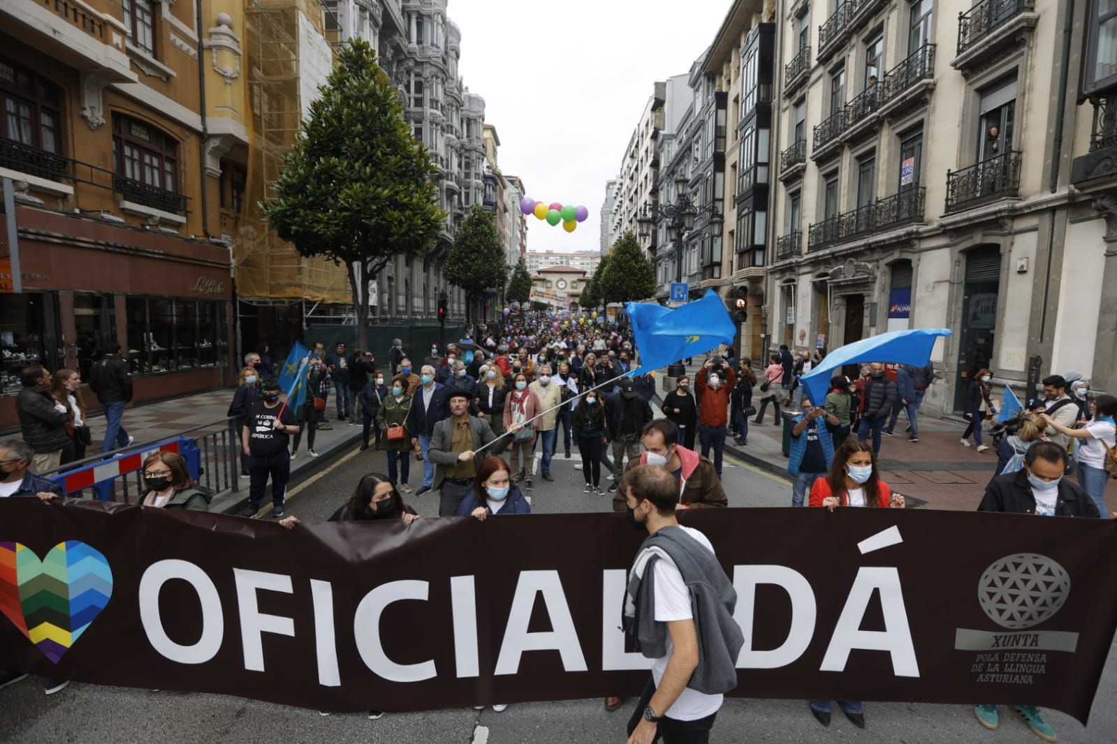 Los partidarios de la cooficialidad del asturiano se manifiestan en Oviedo