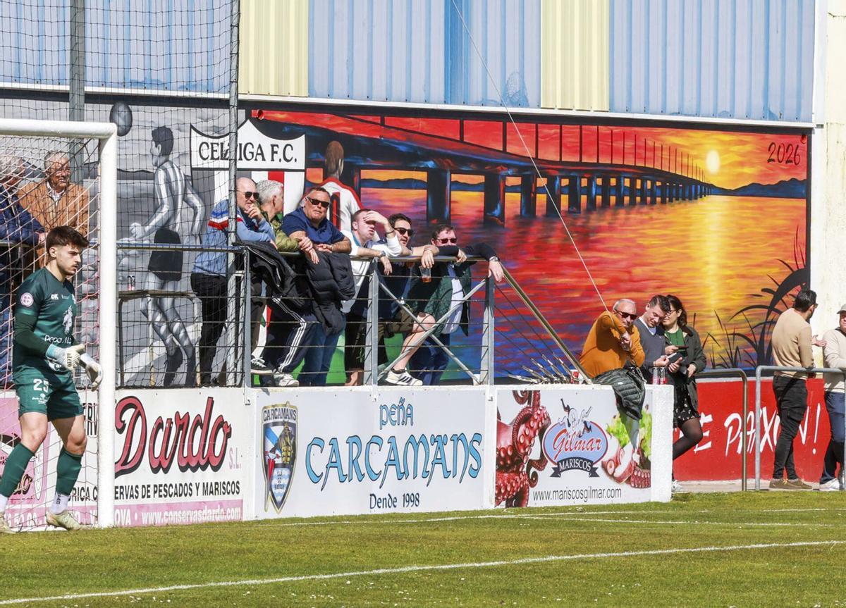 Mural del centenario que corona el Salvador Otero de A Illa