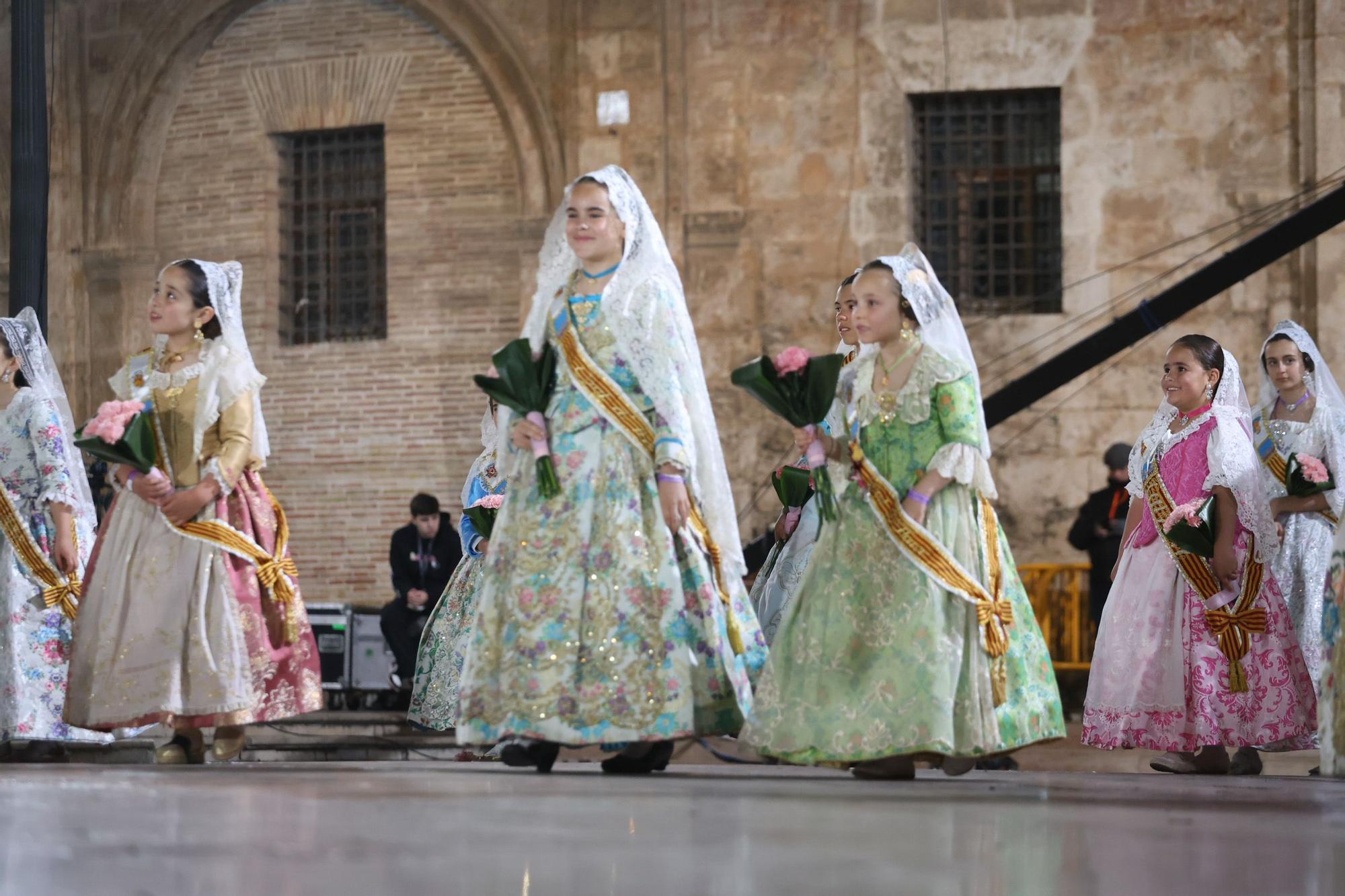 Búscate en el primer día de la Ofrenda en la calle San Vicente entre las 21 y las 22 horas