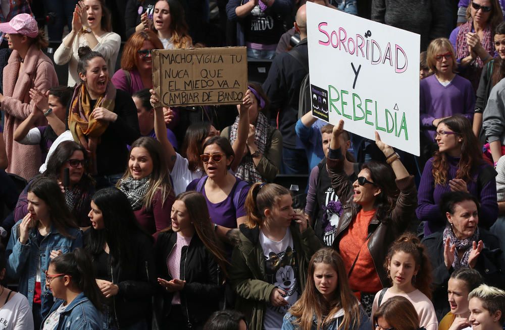 Concentración del 8-M en la plaza de la Constituci