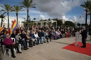 La inauguración en Cartagena de la placa en memoria del exilio republicano, en imágenes