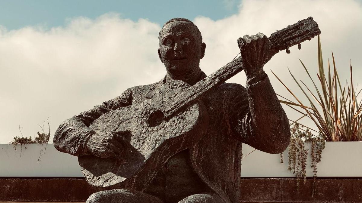 Monumento en homenaje a Juan Breva en Vélez-Málaga, en el 108 aniversario de su fallecimiento..