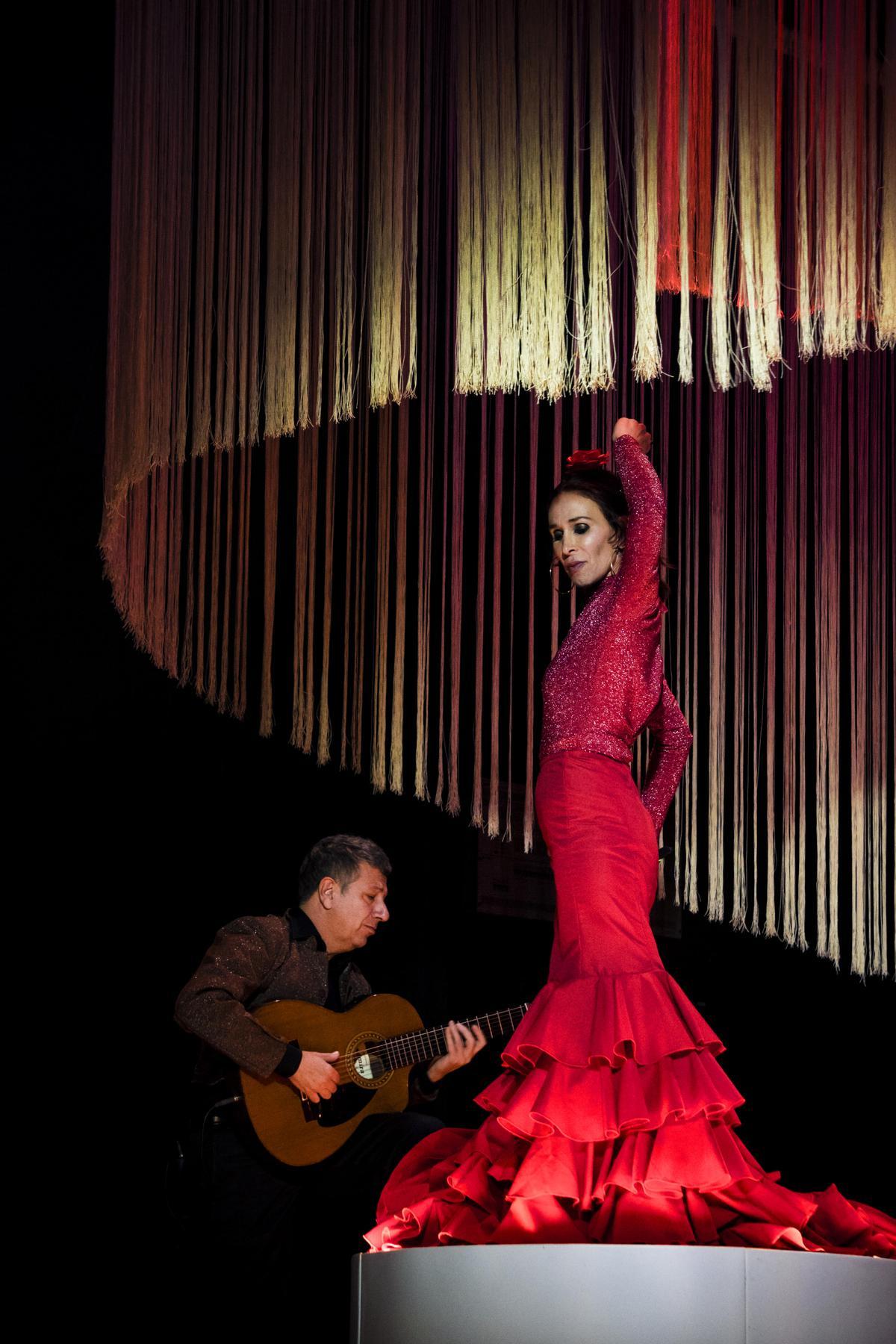 Cecilia Vázquez y Pablo Novoa, en una escena de la pieza.