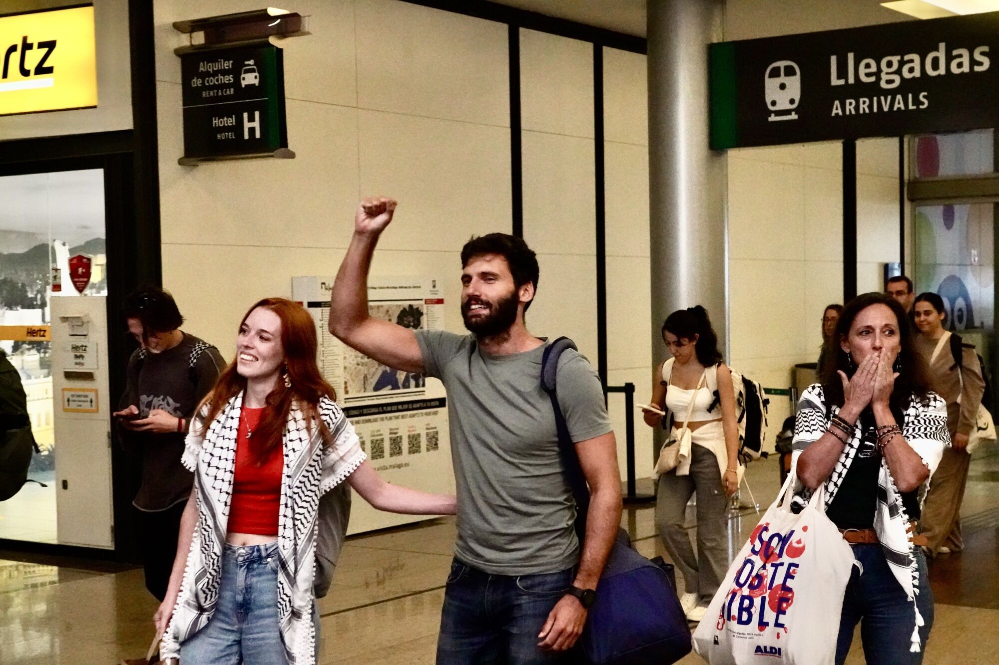 Los malagueños de la flotilla retenidos por Israel vuelven a casa