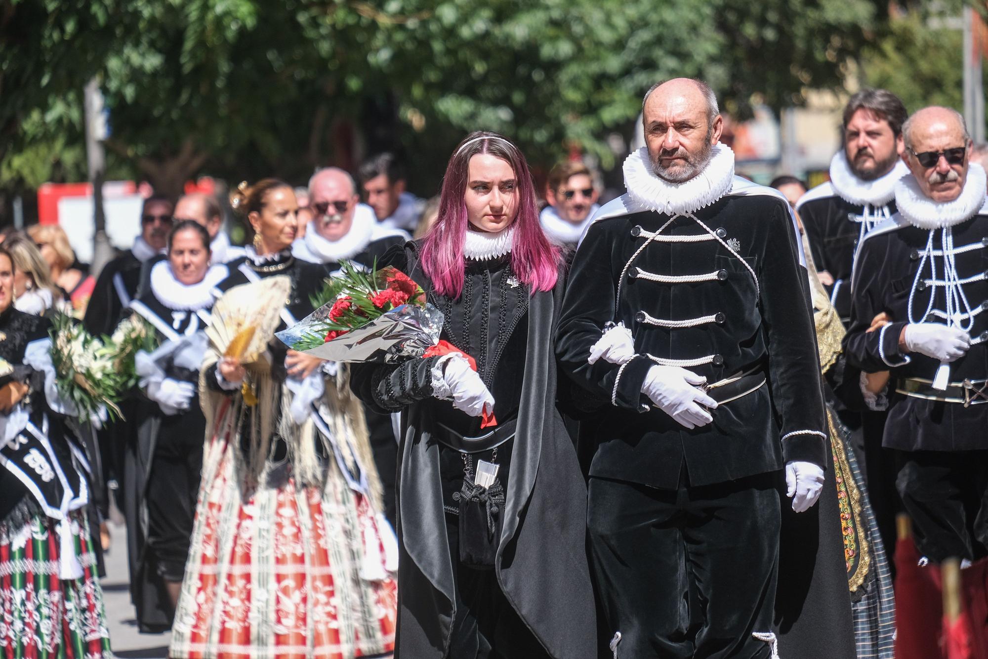 Ofrenda a la patrona de los Moros y Cristianos de Villena