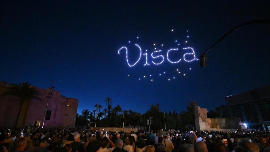 180 drones iluminan el cielo en honor al 25 aniversario Misteri d'Elx como Patrimonio de la Humanidad