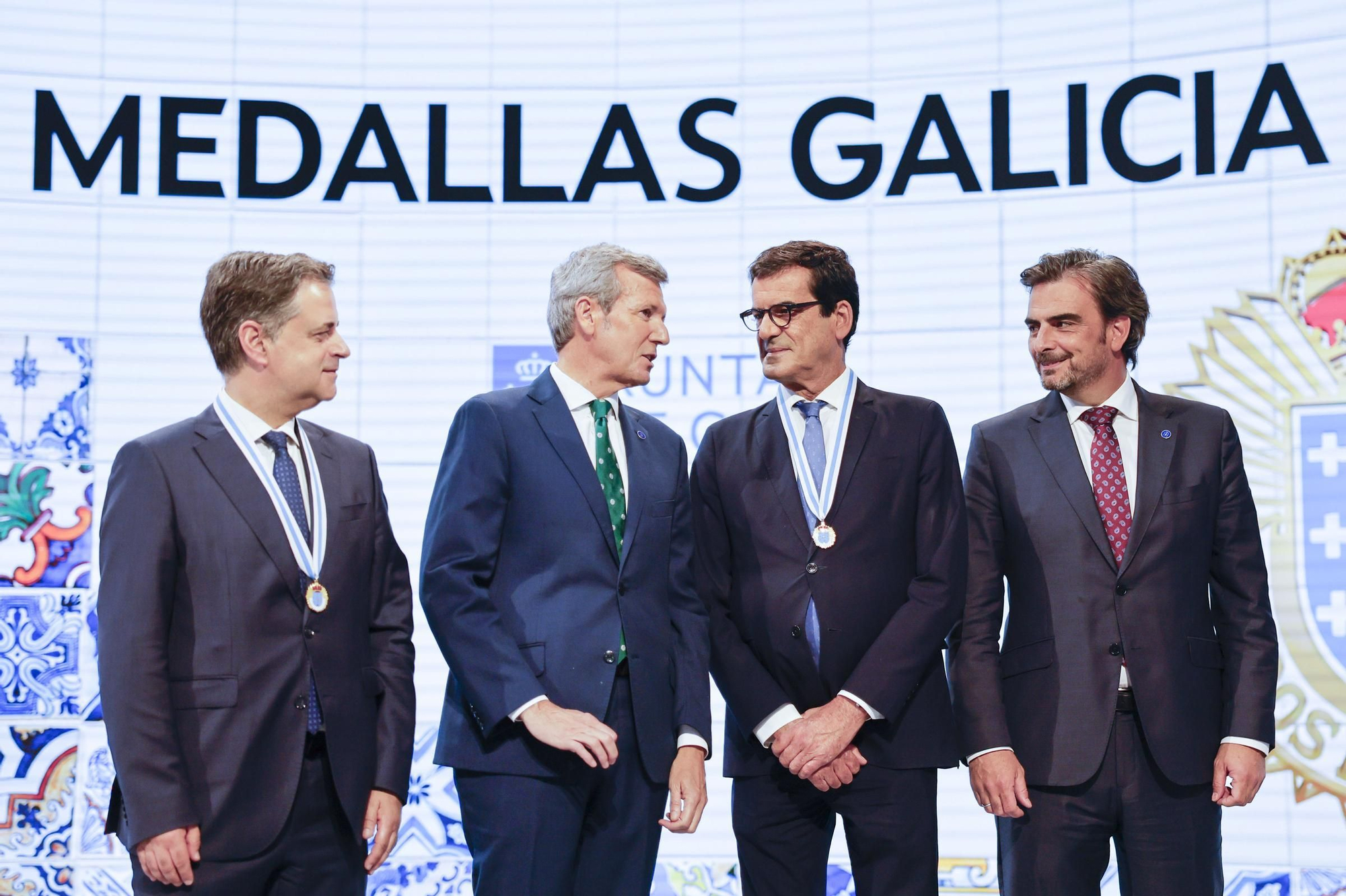 Los alcaldes de Oporto y Braga recogen en las Medallas de Galicia