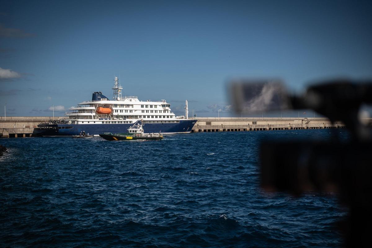 Operativa para desembarcar a los pasajeros del 'Hondius' en Tenerife