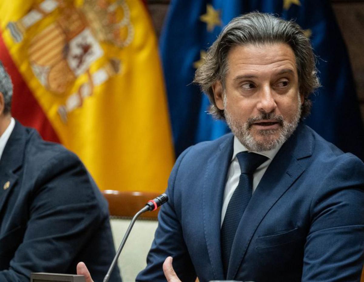 Autoridades del Parlamento, representantes de los pueblos premiados y finalistas, y el director de EL DÍA.  | | ANDRÉS GUTIÉRREZ