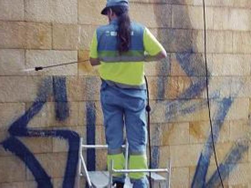 Emaya hat seit Beginn der Aktion Tausende Graffiti entfernt.