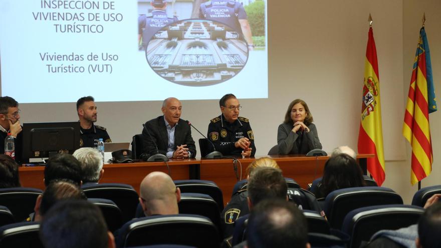 La Policía Local se instruye en la localización de apartamentos ilegales