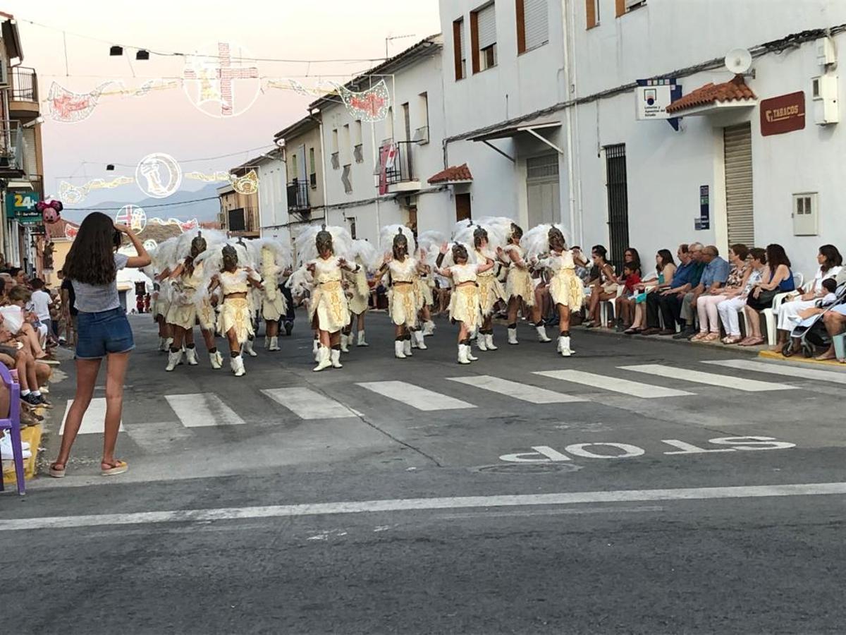 La Entrada de Moros y Cristianos es uno de los actos más destacados en las fiestas.