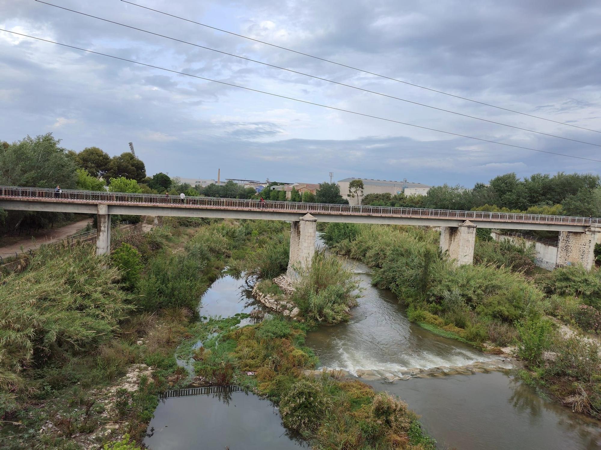 Así baja el río Serpis en Gandia tras las intensas lluvias