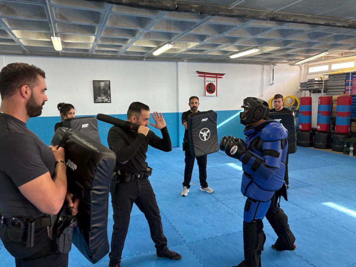 Un momento de la formación de los policías locales de Sant Antoni.