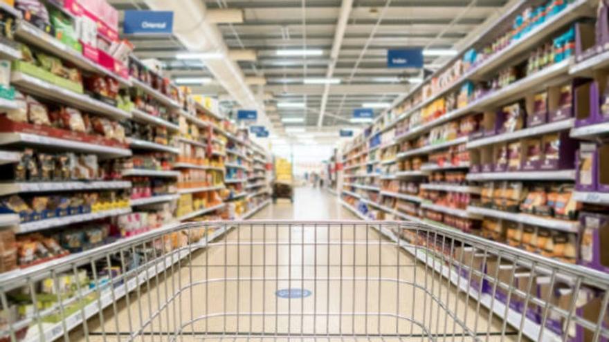 Los dos supermercados en los que te saldrá más caro hacer la compra, según la OCU