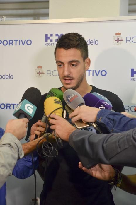 Joselu pasa reconocimiento médico con el Deportivo