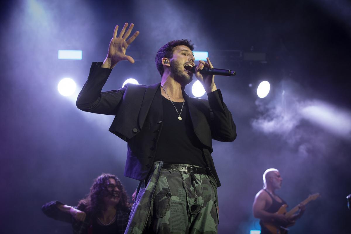 Sebastián Yatra, el príncipe de los tacones rojos en su concierto en el Palau Sant Jordi de Barcelona