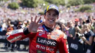 Marc Márquez provoca el primer delirio, en Jerez, con su octava victoria