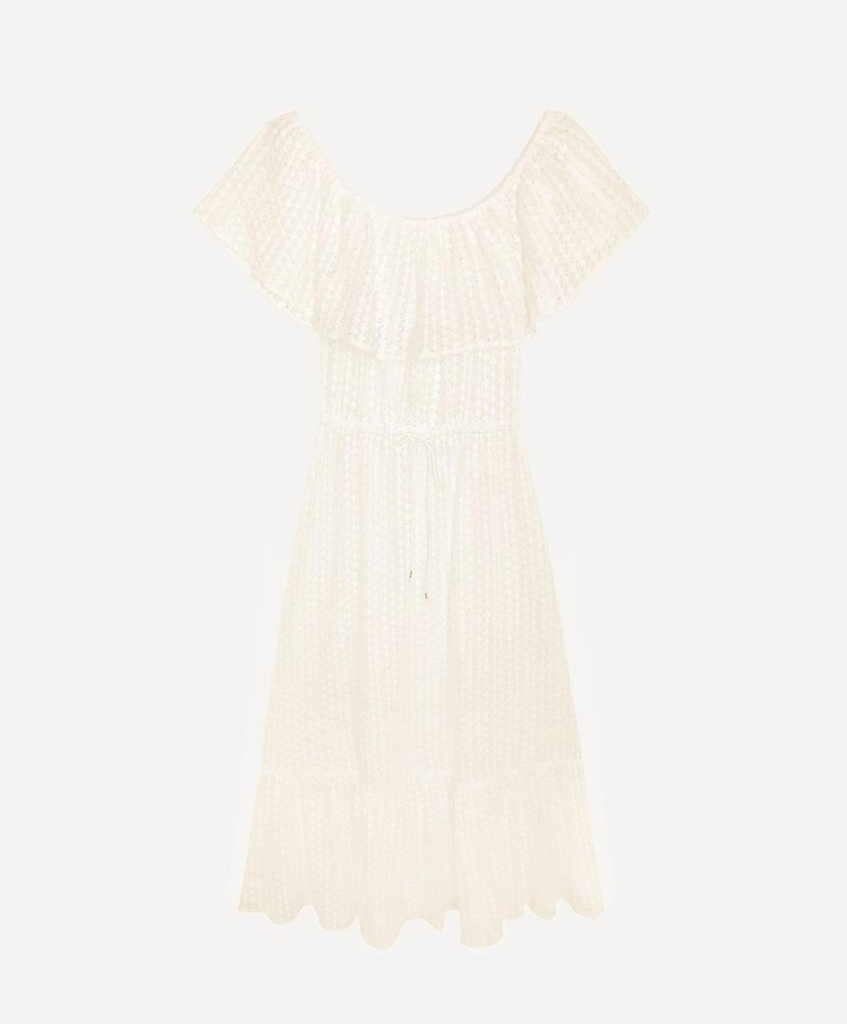 Vestido blanco de crochet de Oysho. (Precio: 29,99 euros)