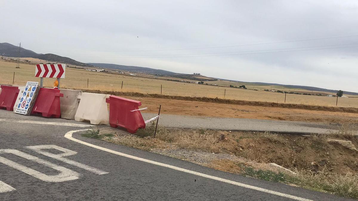 Obras de la circunvalación de Fuente Obejuna paralizadas desde junio.