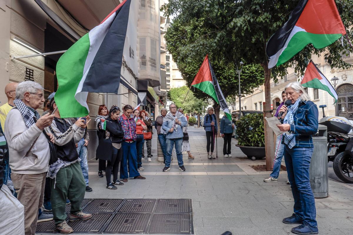 Concentración en protesta de la interceptación de la Flotilla Humanitaria rumbo a Gaza