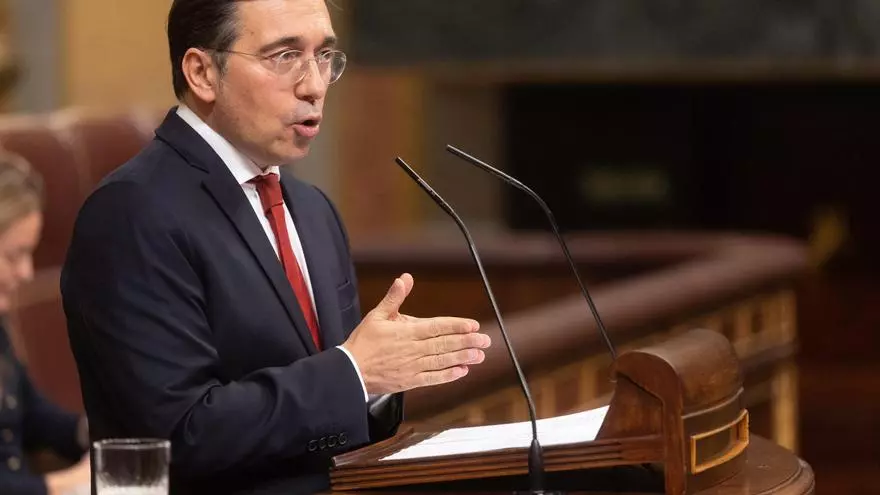 Albares retrasa la decisión de enviar tropas a Groenlandia hasta hacerse "una composición lugar"