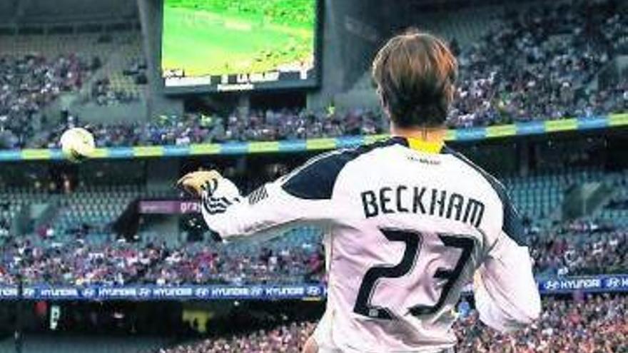 Beckham saca de esquina con los Ángeles Galaxy, su último club.