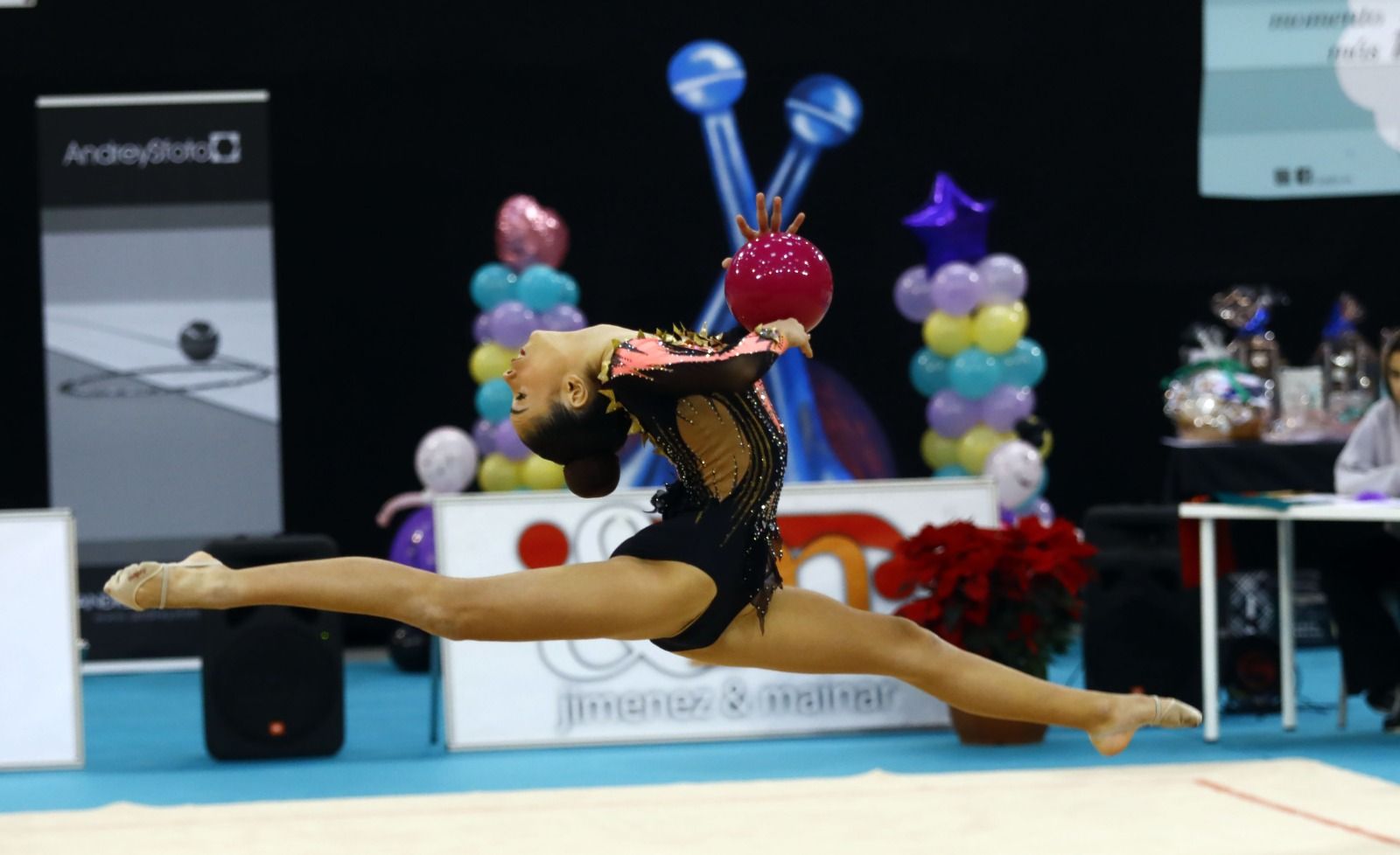 Más de 700 gimnastas se dan cita en el I Trofeo Ibercaja-Ciudad de Zaragoza de gimnasia rítmica de conjuntos