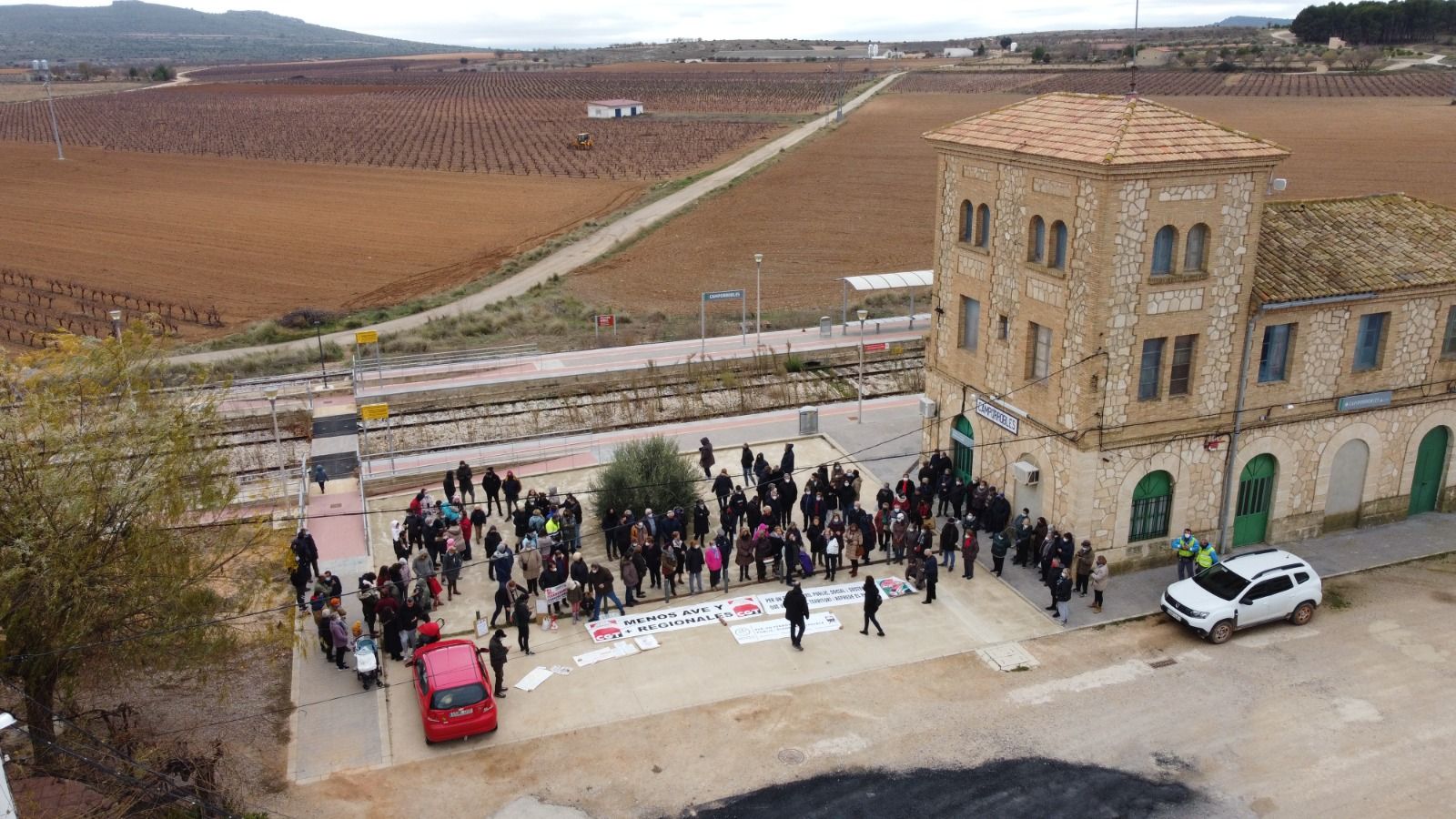 Protesta en Camporrobles por el cierre de la línea ferroviaria Utiel-Cuenca