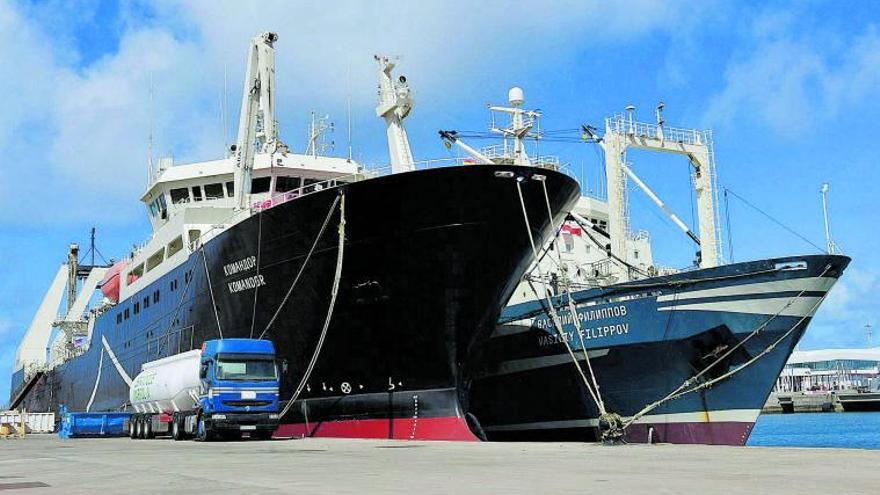 Europa refuerza el veto al acceso de los barcos rusos a los puertos canarios