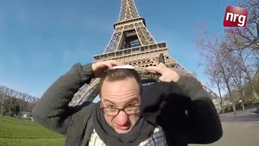 Un reportero judío se graba mientras pasea por París con una kippá