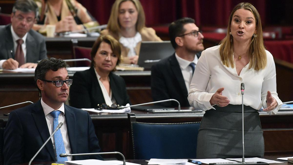 Ministerpräsidentin Marga Prohens (PP) bei der Debatte am Dienstag.