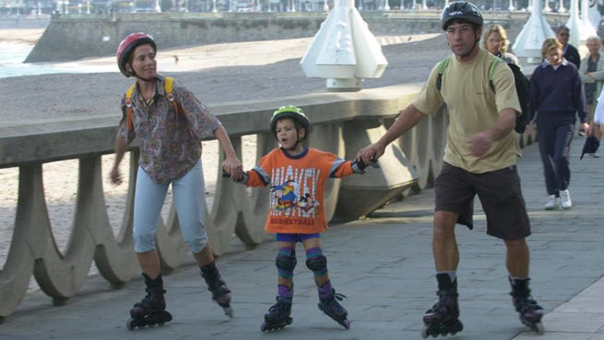 Ruta en patines por el paseo - La Opinión de A Coruña