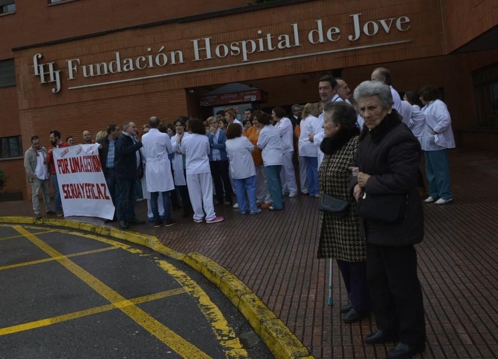 La plantilla de Jove se manifiesta para exigir mejoras laborales