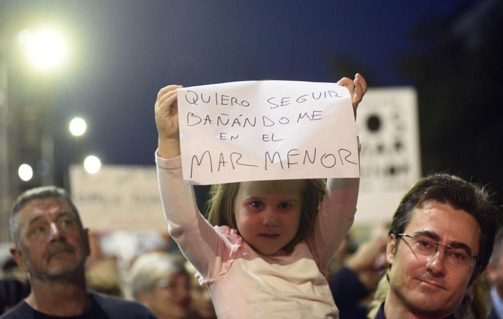 Manifestación en Cartagena: 55.000 personas claman por el Mar Menor (II)