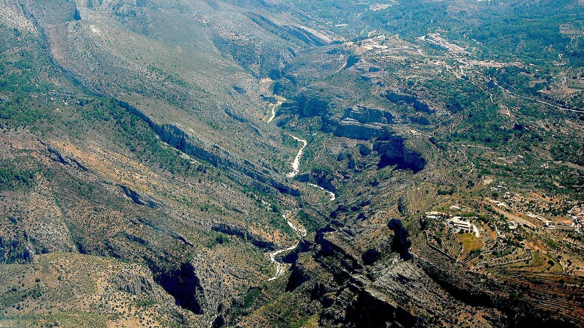 Barranc de l’ Infern, y las poblaciones de Fleix y Campell.