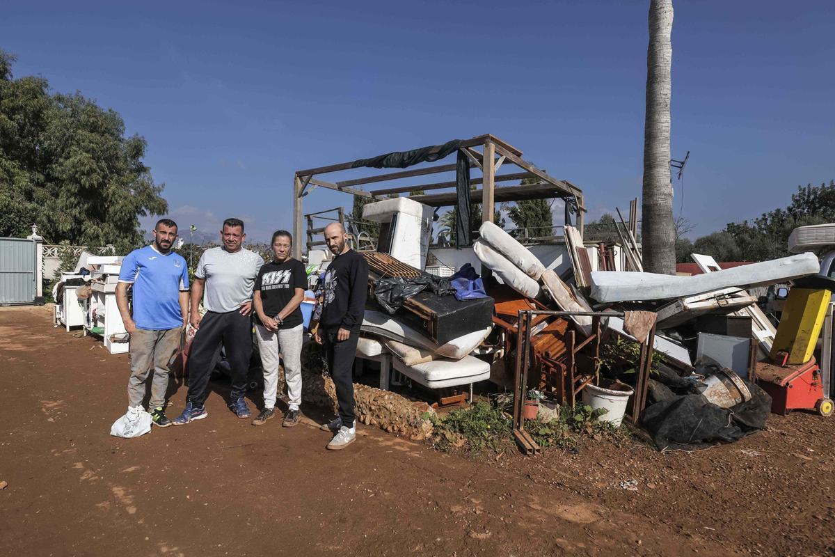 Fotos | Vecinos de Son Reus en Palma lo pierden todo tras el paso de la dana en Mallorca