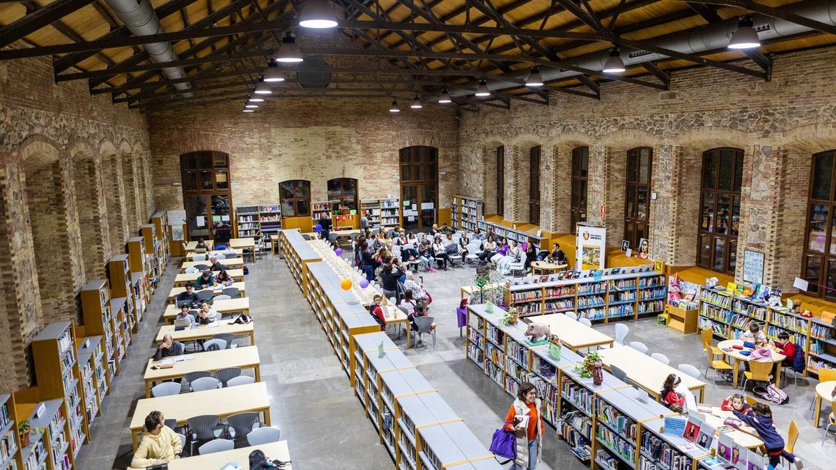 Las actividades culturales se desarrollan en las bibliotecas municipales.