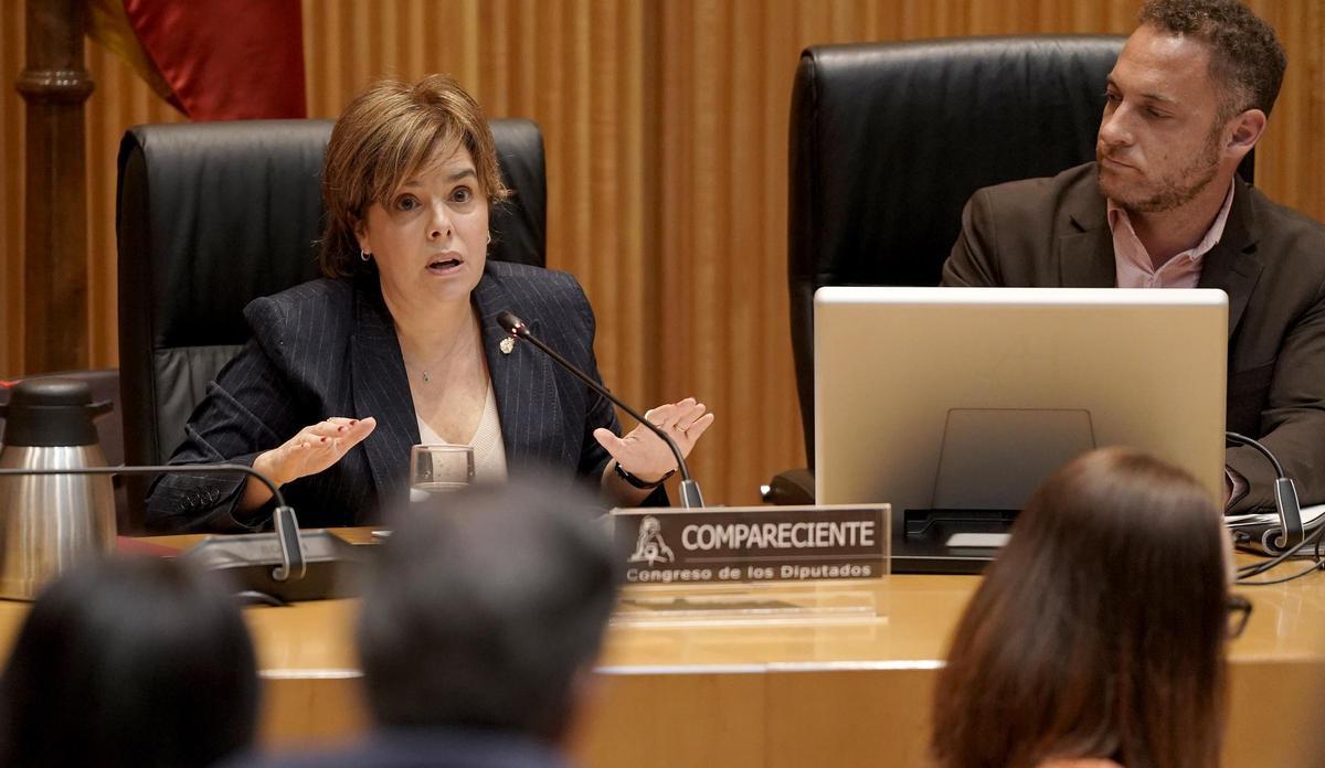 Soraya Sáenz de Santamaría, exvicepresidenta del Gobierno, durante su comparecencia en la comisión de la Operación Catalunya en el Congreso de los Diputados. Soraya Sáenz de Santamaría, exvicepresidenta del Gobierno, durante su comparecencia en la comisión de la Operación Catalunya en el Congreso de los Diputados.