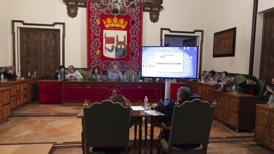 Un momento del sorteo en el Ayuntamiento de Zamora.